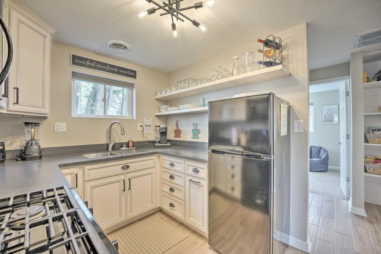 Waterfront Syracuse Home With Patio And Fire Pit! Екстер'єр фото